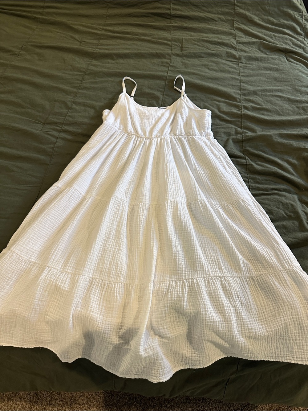 Chelsea & Theodore White Tiered Spaghetti-Strap Midi Dress